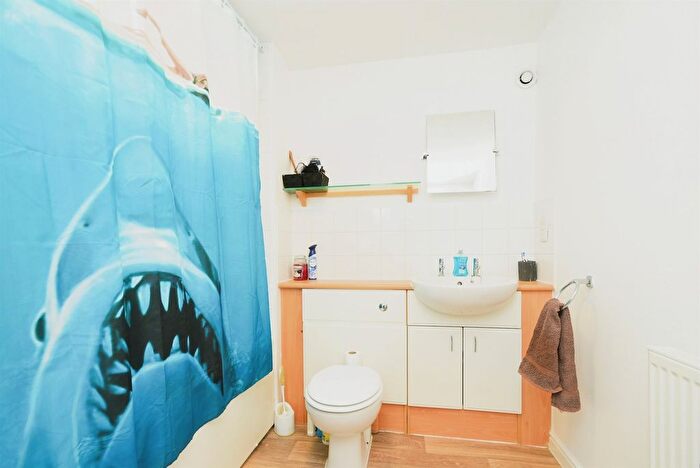 1 Bedroom Flat For Sale In Combe Walk, Devizes, SN10
