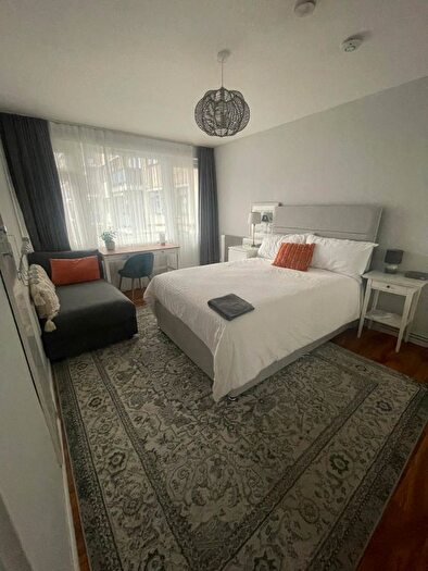 3 Bedroom Flat To Rent In Arden Estate, London, N1