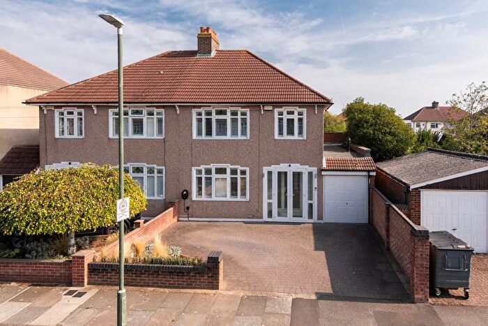 3 Bedroom Semi Detached House For Sale In Mayfair Avenue, Bexleyheath, DA7
