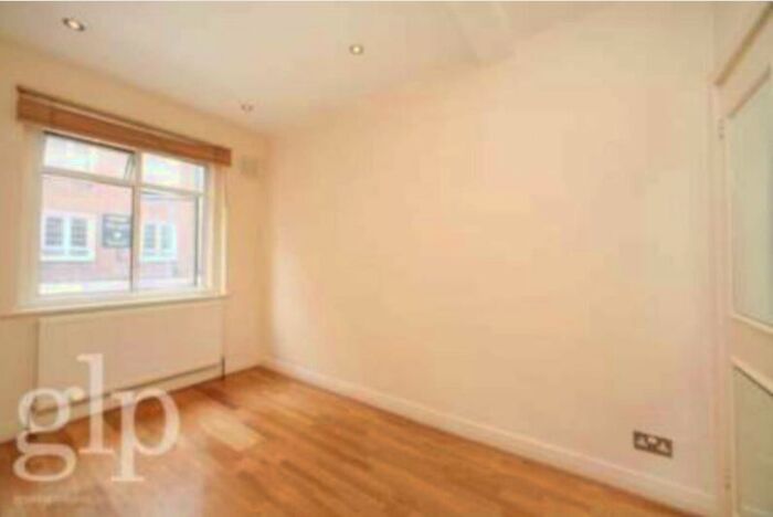 1 Bedroom Flat To Rent In Old Compton Street, London, Greater London, W1D