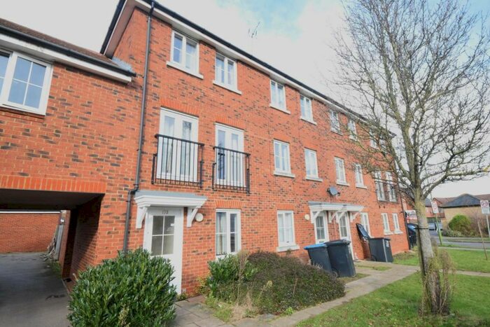 5 Bedroom House To Rent In Cunningham Avenue, Hatfield, AL10