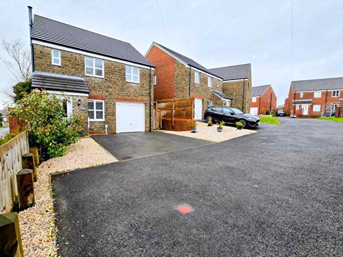3 Bedroom Detached House For Sale In Rhodfa Bryn Castell, Bridgend, CF31