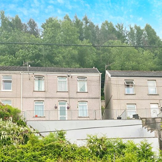 3 Bedroom Semi-Detached House To Rent In Dyffryn Road, Pontardawe, Swansea, SA8