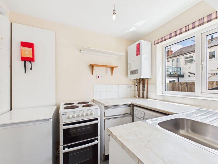1 Bedroom Flat To Rent In Park Street, Cheltenham, GL50