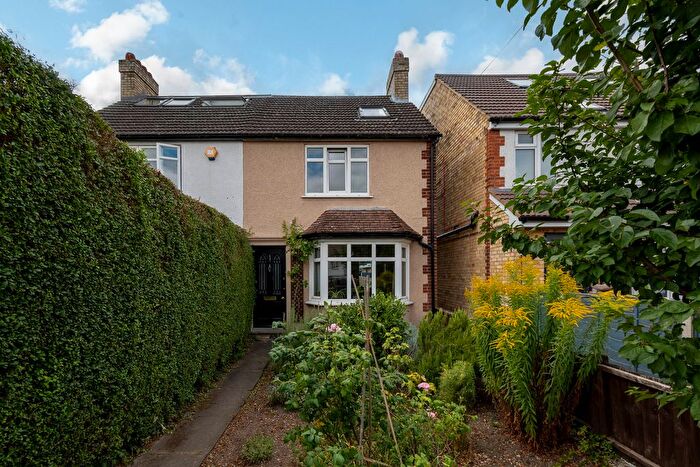4 Bedroom Semi-Detached House For Sale In Arbury Road, Cambridge, CB4