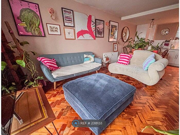 2 Bedroom Flat To Rent In Sarawak Court, London, SE15