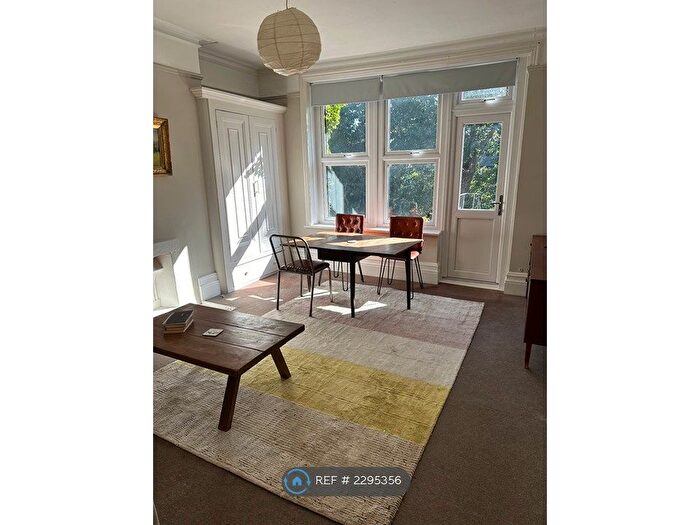 2 Bedroom Flat To Rent In Queensthorpe Road, London, SE26