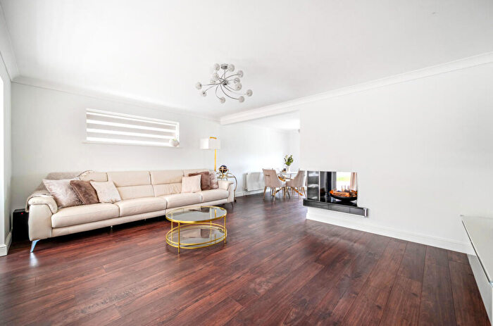 4 Bedroom Detached House For Sale In Hyde End Road, Spencers Wood, Reading, Berkshire, RG7