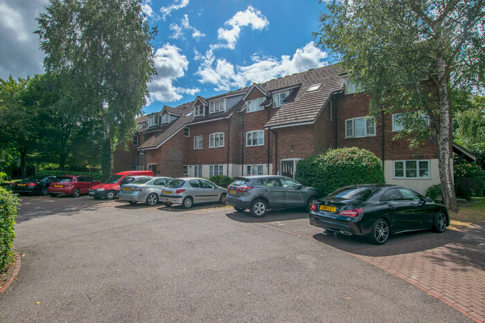 2 Bedroom Apartment To Rent In Flamstead End Road, Cheshunt, EN8