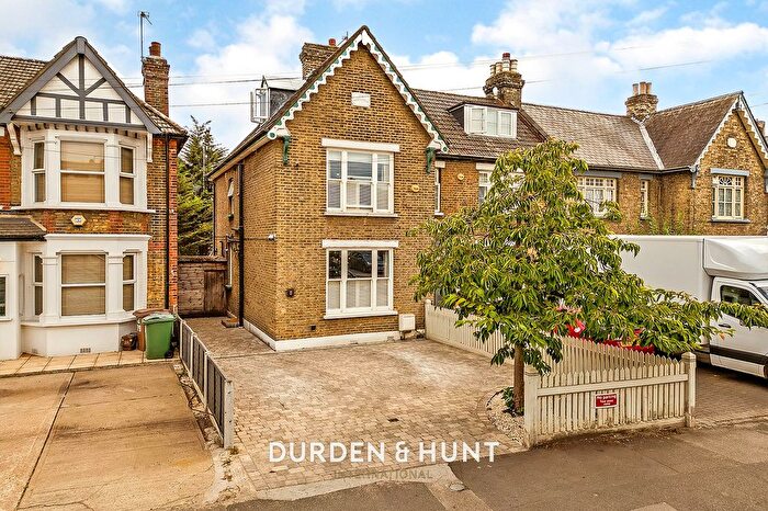 4 Bedroom Semi-Detached House For Sale In Hall Lane, London, E4