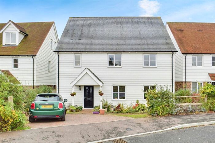 4 Bedroom Detached House For Sale In Stockwood Meadow, Staplecross, Robertsbridge, TN32