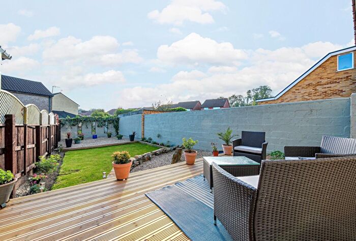 3 Bedroom End Of Terrace House For Sale In Charlton Mead Drive, Bristol, Somerset, BS10
