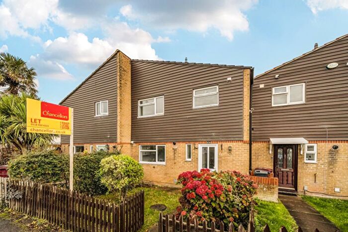 3 Bedroom Terraced House To Rent In Heroes Walk, Reading, RG2