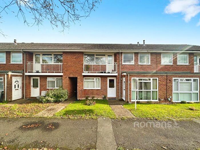 2 Bedroom Maisonette For Sale In Borodin Close, Basingstoke, Hampshire, RG22