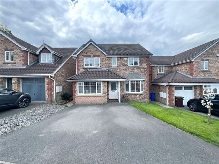 4 Bedroom Detached House For Sale In Fox Lane Court, Sheffield, S12