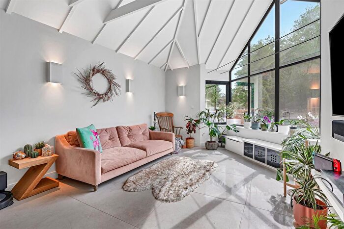 5 Bedroom Detached House For Sale In The Avenue, Welwyn, AL6