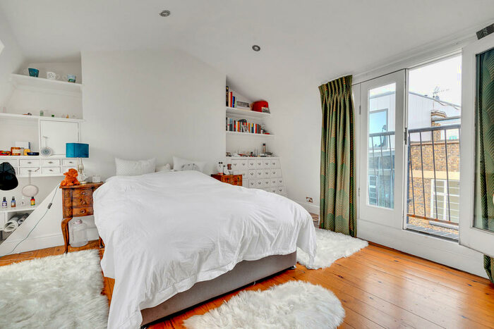 2 Bedroom Maisonette To Rent In Baron Street, Islington, N1