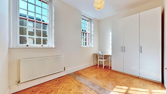 1 Bedroom Flat For Sale In Chevy Road, Southall, UB2