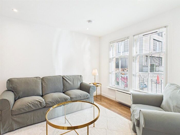 2 Bedroom Semi Detached House To Rent In York Lane, Edinburgh, Midlothian, EH1