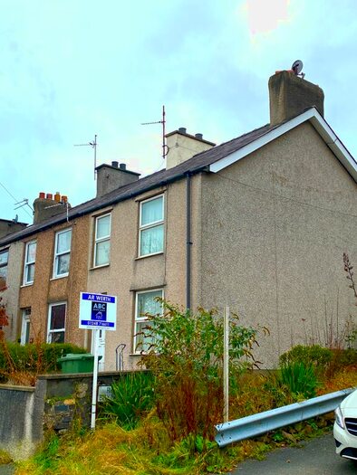 2 Bedroom End Of Terrace House For Sale In Caernarfon Road, Bangor LL57