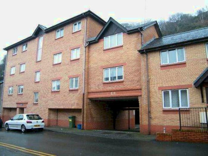 1 Bedroom Apartment To Rent In Mount Street, Bangor, Gwynedd, LL57