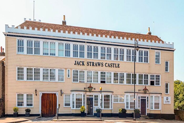 3 Bedroom Flat To Rent In Jack Straws Castle, Hampstead, London, NW3