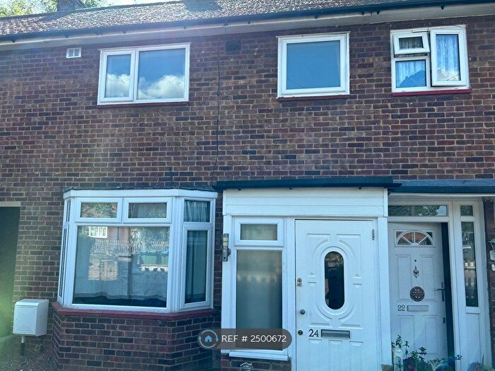 4 Bedroom Terraced House To Rent In Radfield Way, Sidcup, DA15