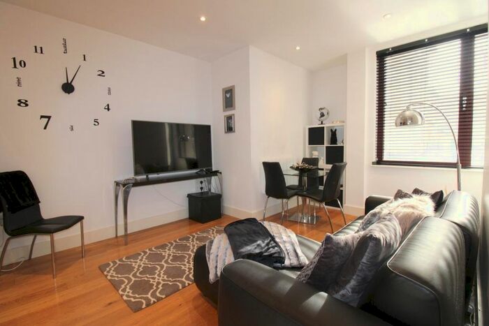 1 Bedroom Flat To Rent In York House, Farnborough GU14