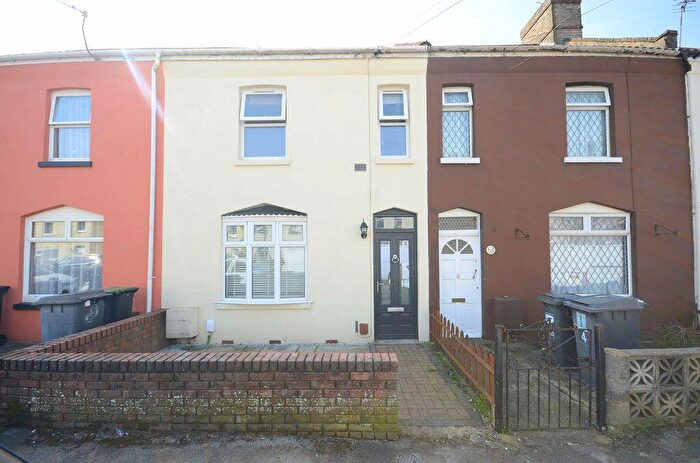 3 Bedroom Terraced House To Rent In Garfield Avenue, Bournemouth, BH1