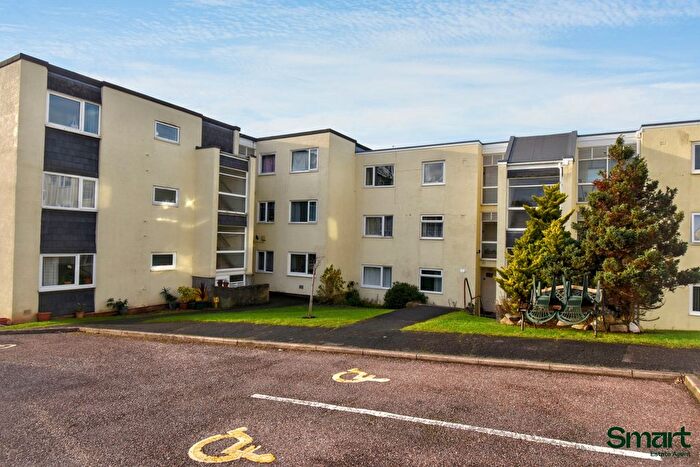 2 Bedroom Flat For Sale In Coates Road, Exeter, EX2