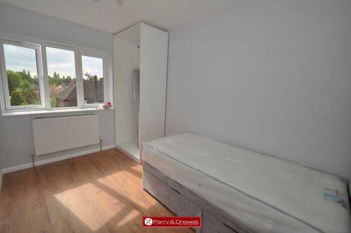 1 Bedroom Flat To Rent In West Barnes Lane, New Malden, KT3