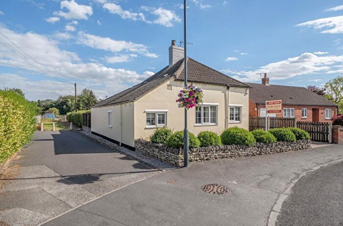 2 Bedroom Detached Bungalow For Sale In Mill Lane, Camblesforth, Selby, YO8