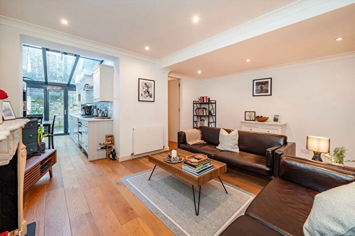 2 Bedroom Flat To Rent In Sutherland Street, Pimlico, SW1V