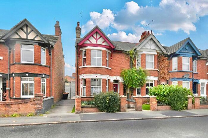 3 Bedroom End Of Terrace House For Sale In South Street, Leighton Buzzard, LU7