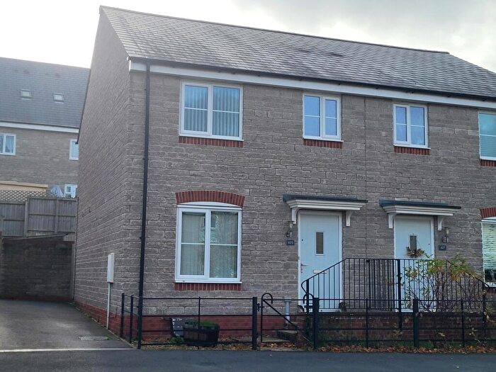 3 Bedroom House To Rent In Cowleaze, Purton, Swindon, SN5