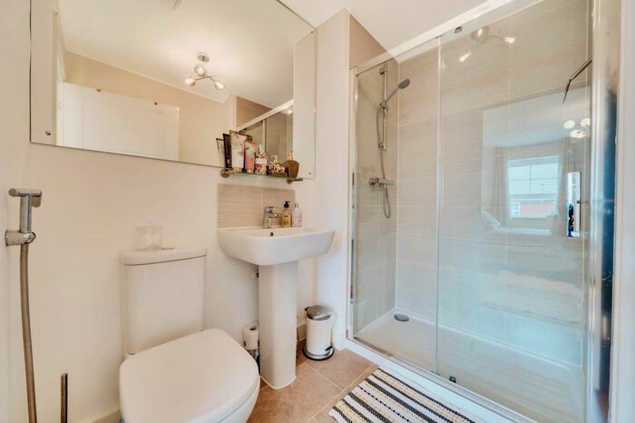 4 Bedroom Town House To Rent In Kingsbrook, Aylesbury, HP22