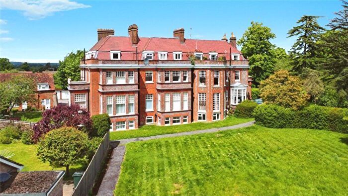 2 Bedroom Maisonette For Sale In Peppard Road, Emmer Green, Reading, Berkshire, RG4