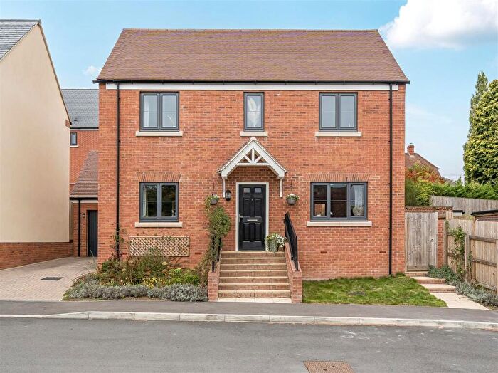 4 Bedroom Detached House For Sale In Strawberry Fields, Easterton, SN10