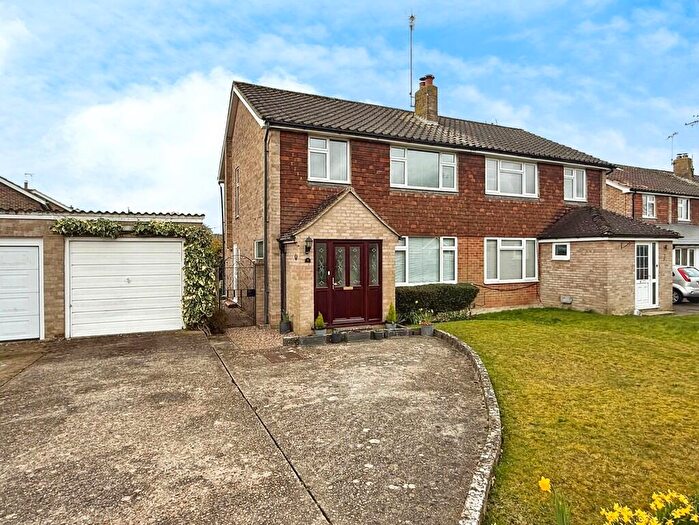 3 Bedroom Semi-Detached House For Sale In Weald Close, Horsham, RH13