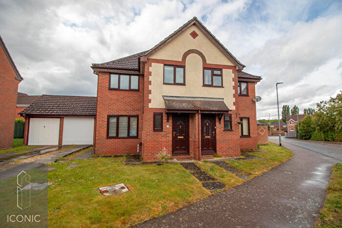 3 Bedroom Semi Detached House For Sale In Primrose Way, Taverham, Norwich., NR10