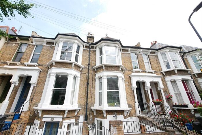 1 Bedroom Flat To Rent In Alconbury Road, London, E5