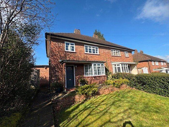 3 Bedroom Detached House To Rent In Rickman Hill, Coulsdon, CR5