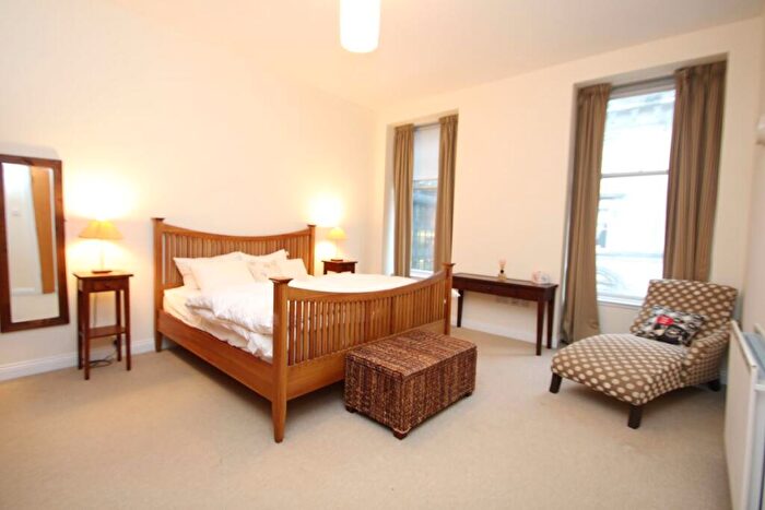 2 Bedroom Flat For Sale In /, Ingram Street, Glasgow, Lanarkshire, G1