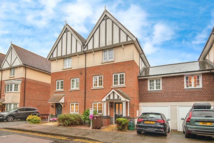 4 Bedroom Semi-Detached House For Sale In Apprentice Drive, Colchester, CO4