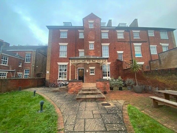 2 Bedroom Flat To Rent In Warwick Street, Rugby, CV21
