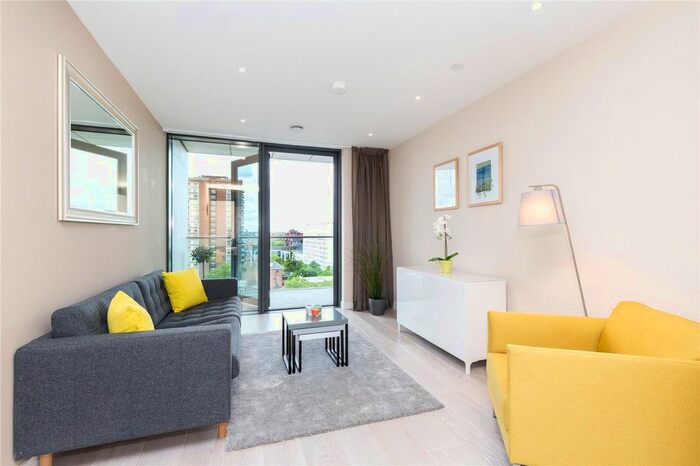 1 Bedroom Flat To Rent In Carriage House, 10 City North Place, London N4