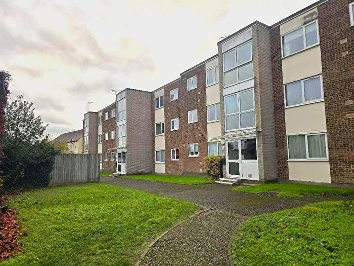 2 Bedroom Flat To Rent In Chaplaincy Gardens, Hornchurch, RM11