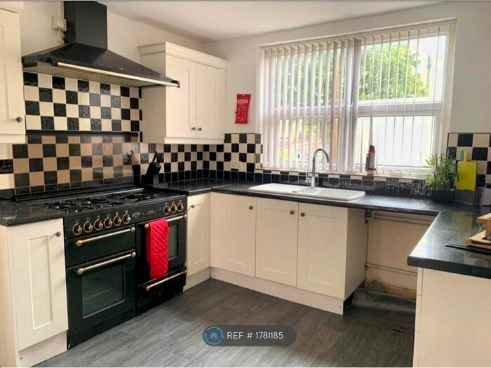 2 Bedroom End Of Terrace House To Rent In St. Matthews Road, Smethwick, B66
