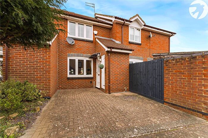 2 Bedroom Terraced House For Sale In Pilgrims View, Greenhithe, Kent, DA9