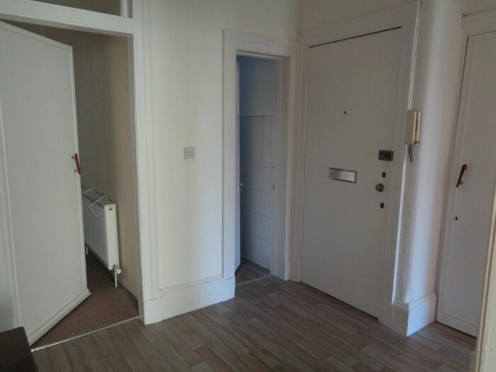 2 Bedroom Flat To Rent In Paisley Road West, Cardonald, Glasgow, G52